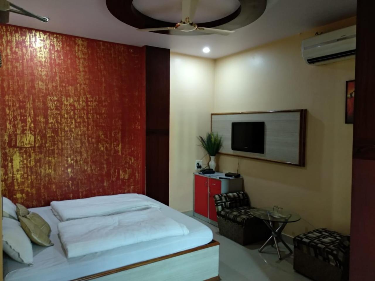 Surya Hotel Katni エクステリア 写真